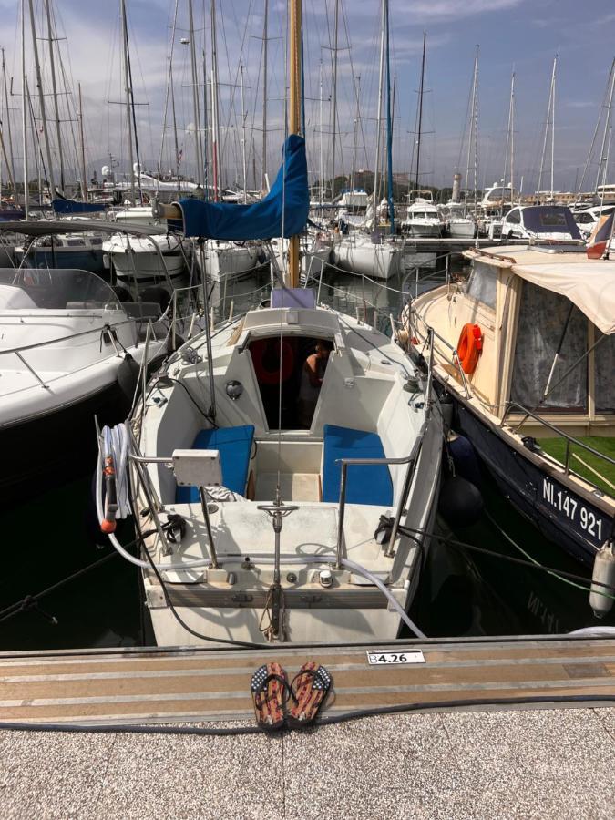 Location Antibes Buitenkant foto